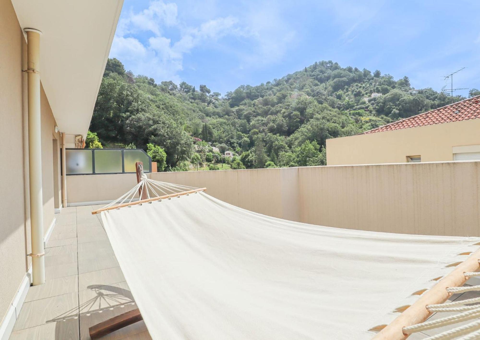 Spacieux Rooftop Parking, Terrasse Ensoleillee Menton Exteriér fotografie